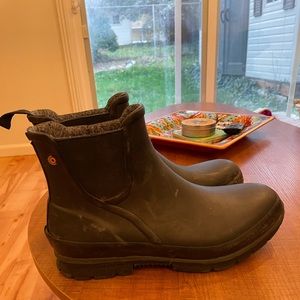 BOGS Chelsea Boots - size 8
